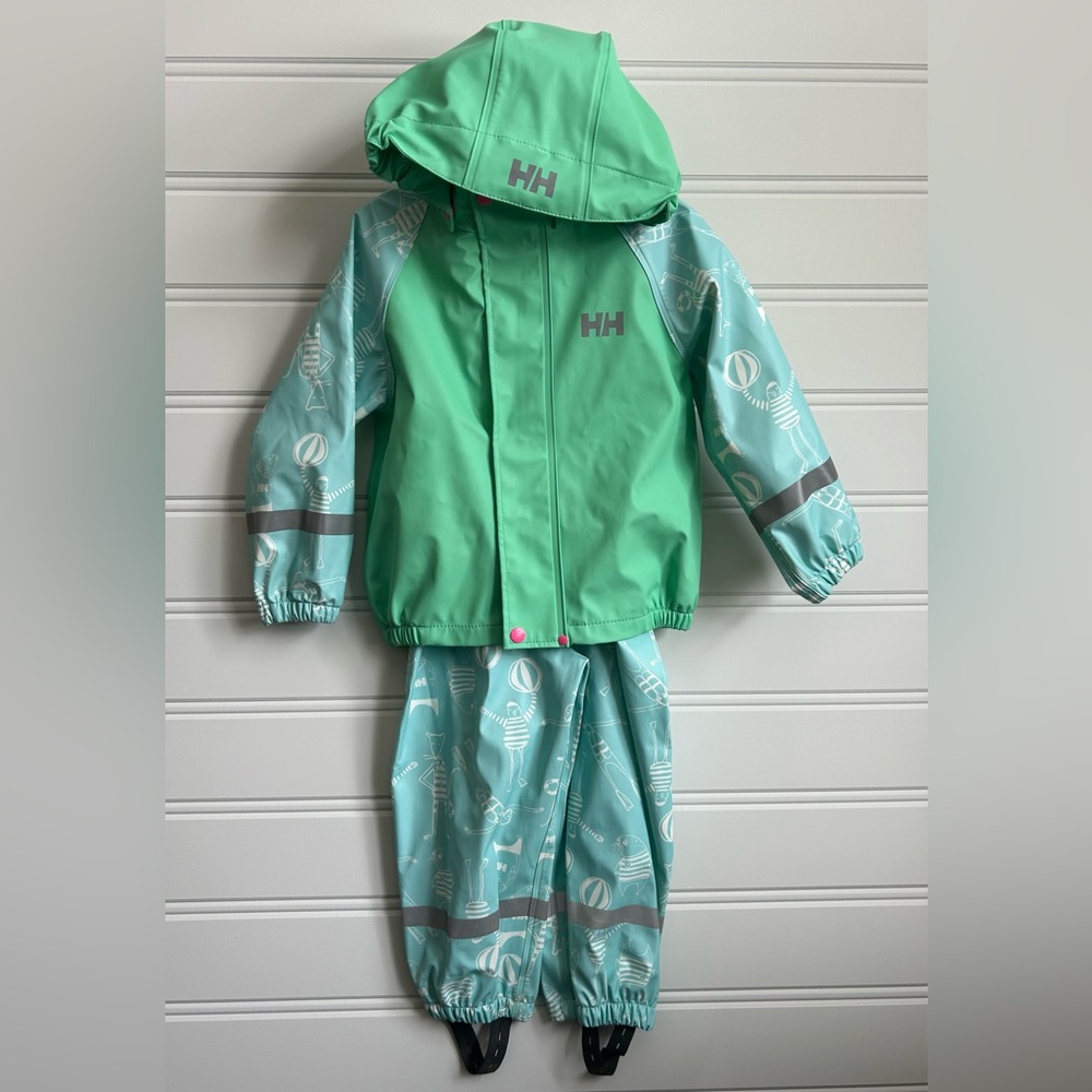 Size 3/98 Kids Helly Hansen Rain Suit